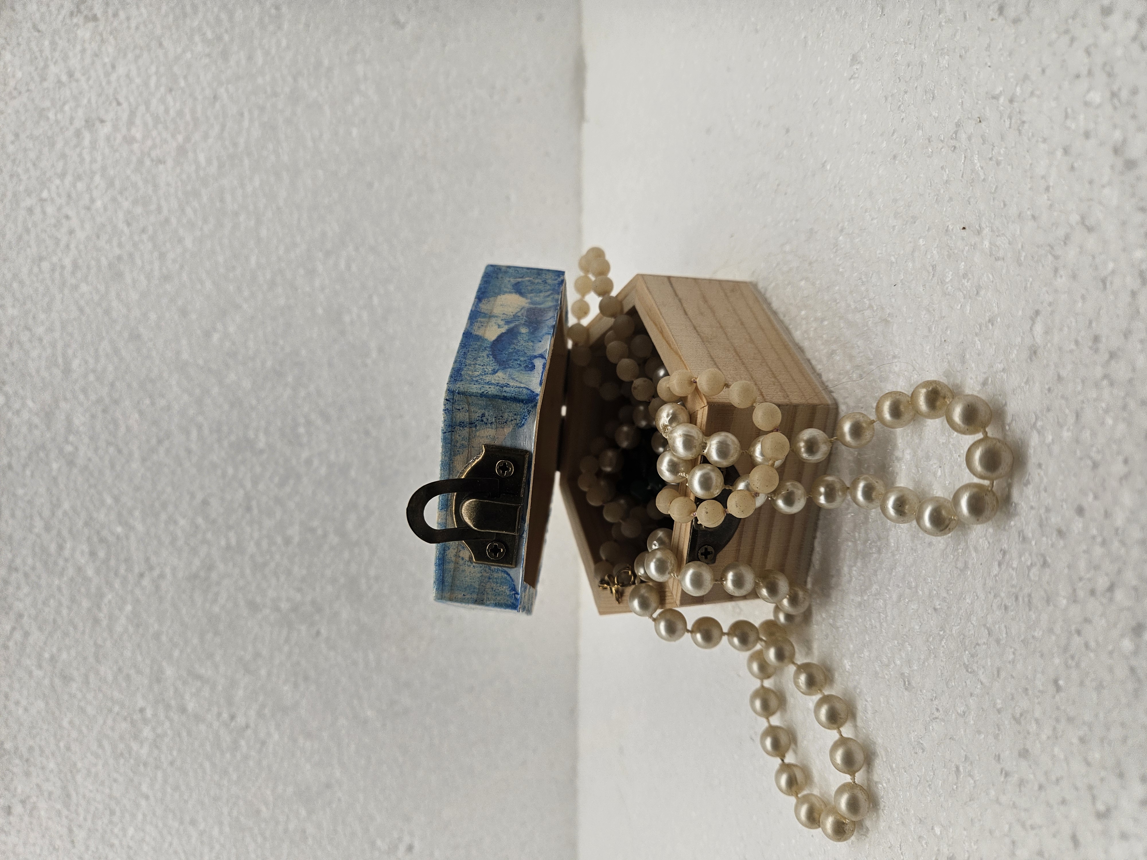 Hand-painted hexagon box open